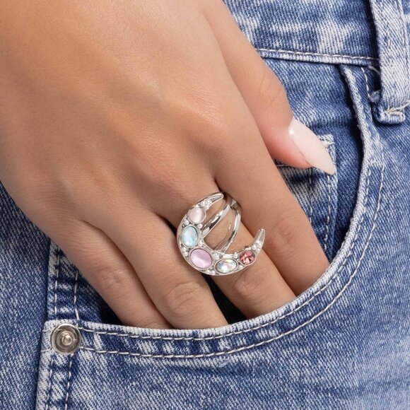 Paparazzi Jewelry Accessories - Lunar Leader - Pink Ring - NEW!!! - Picture 3 of 4